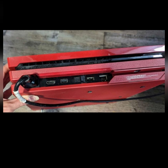 Spiderman edition PS4 - Picture 2 of 2